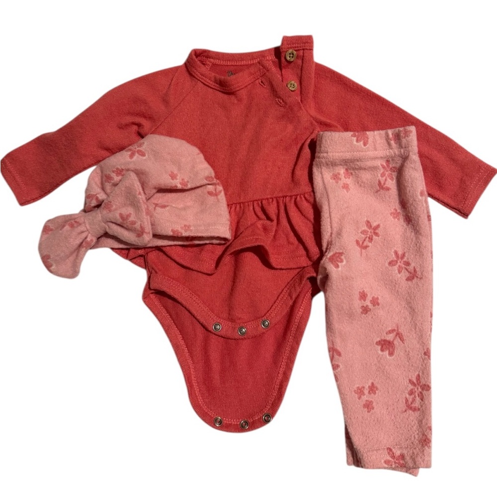 Princess Rose Baby Girl 3- Piece Set • Long Sleeve Bodysuit Pants & Cap • 3-6 M